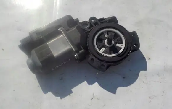 KIA Optima Front door window regulator motor 28408185