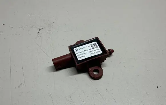 Mercedes-Benz E W238 Airbag deployment crash/impact sensor A2139051500 16042900822 5WK44941