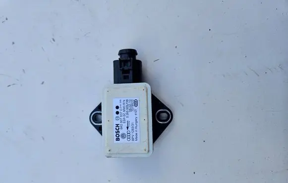 Audi A4 S4 B8 8K ESP acceleration yaw rate sensor 8K0907637C 8K0907637