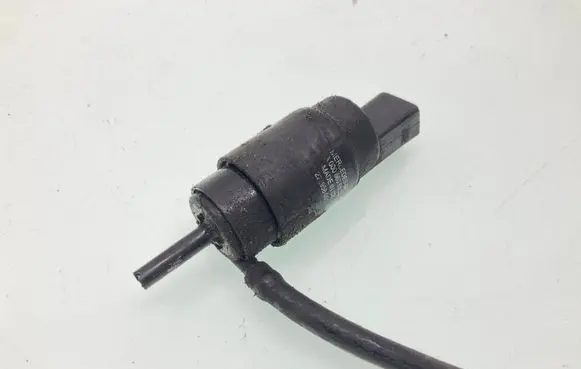 Volkswagen Crafter Windscreen/windshield washer pump A0008605826