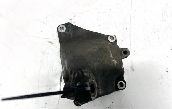 Mercedes-Benz CLS C219 Engine mounting bracket A2722231604 ENAC-46000