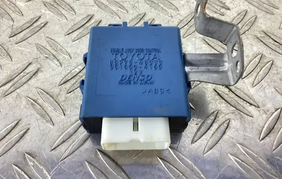 Lexus RX 450H Door central lock control unit/module 8597048030 0515004160