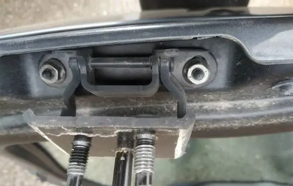 Volvo C30 Tailgate/trunk/boot hinge