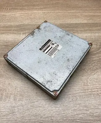 Nissan Primera Engine control unit/module ECU MEC12040 MEC12040F59820