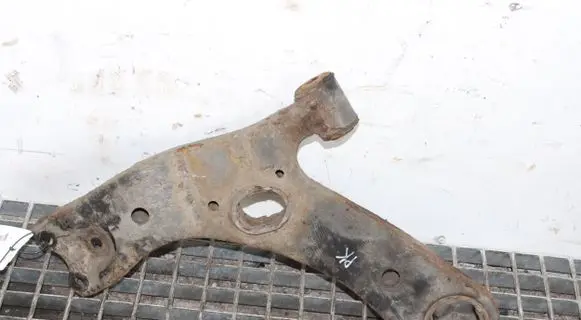 Toyota Auris E180 Front lower control arm/wishbone