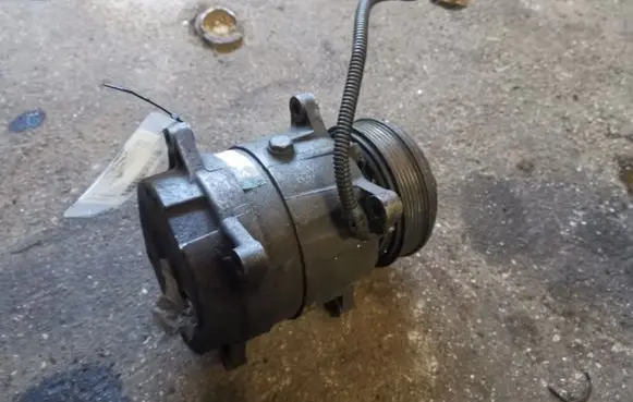 Peugeot 406 Air conditioning (A/C) compressor (pump) 1135290 062810618