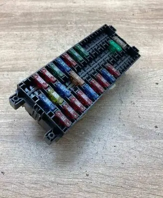 Renault Laguna I Fuse module 1005171323