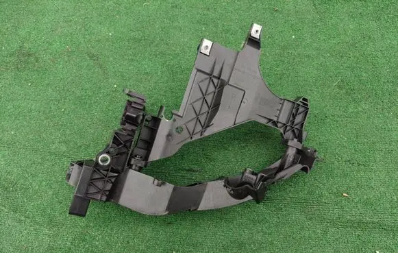 Audi A5 Sportback 8TA Radiator support slam panel bracket 8T0805608D