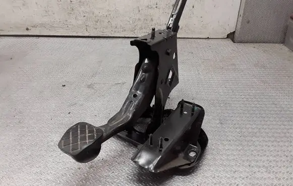 Volkswagen New Beetle Brake pedal 