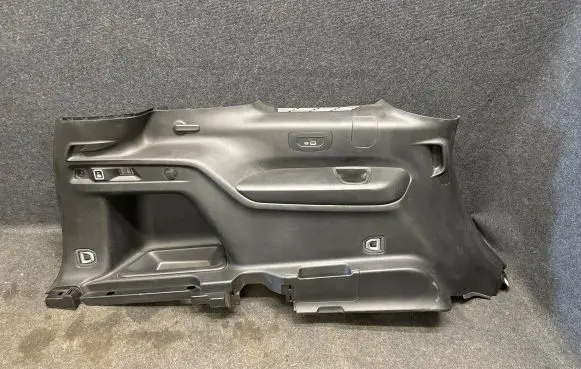 Trunk/boot side trim panel