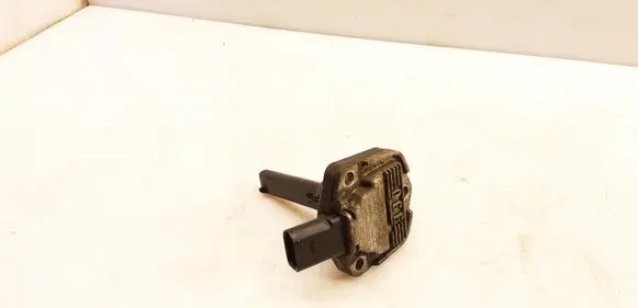 Audi A4 S4 B7 8E 8H Oil level sensor 06E907680