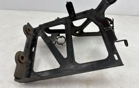 Volkswagen Golf VII Radiator mount bracket 5Q0121093BF
