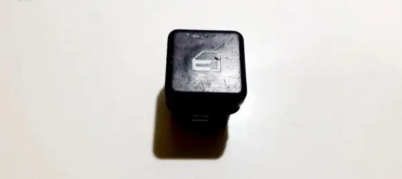 BMW 5 E39 Central locking switch button 8360828