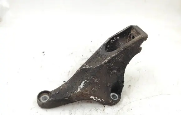 Audi A4 S4 B7 8E 8H Engine mounting bracket 8E0199307S 8D0199307