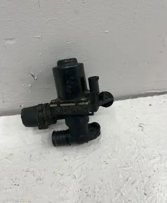 BMW 5 E60 E61 Coolant heater control valve 6920226