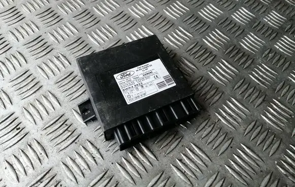 Ford Focus Comfort/convenience module 98AG15K600DE 5WK48823