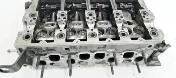 Volkswagen PASSAT B5.5 Engine head 038103373R