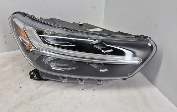 Volvo XC40 Headlight/headlamp 31655640
