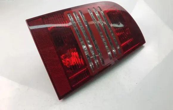 Skoda Octavia Mk1 (1U) Tailgate rear/tail lights 1U9945095