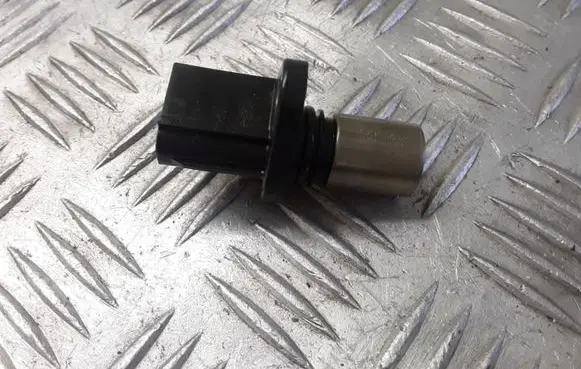 Toyota Avensis Verso Camshaft position sensor 0296000660 9091905026