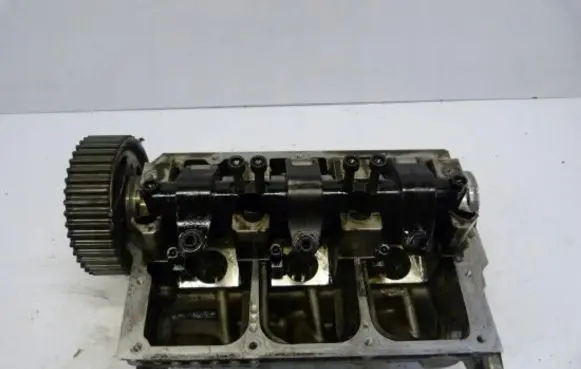 Volkswagen Polo III 6N 6N2 6NF Engine head 045103373H