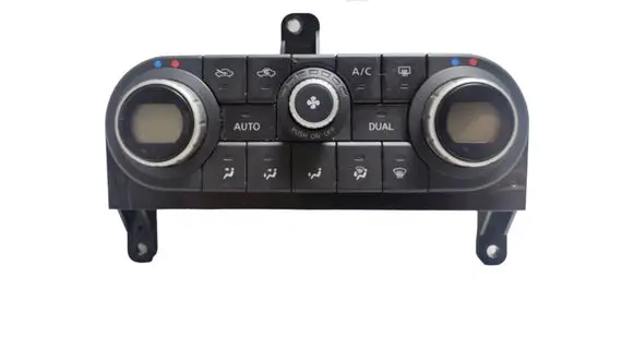 Nissan Qashqai Climate control unit A02000A7706001 C8825
