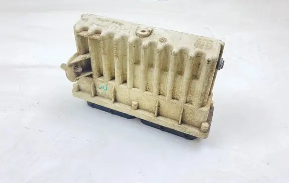 Opel Zafira A Fan control module 24409214 15396914