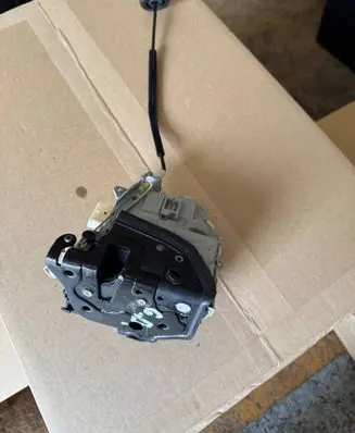 Audi A4 S4 B8 8K Rear door lock 8K0839016C