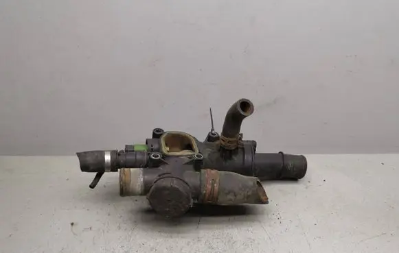 Volvo V50 Thermostat/thermostat housing 9656182980