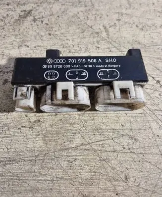 Ford Galaxy Coolant fan relay 701919506A 898726000