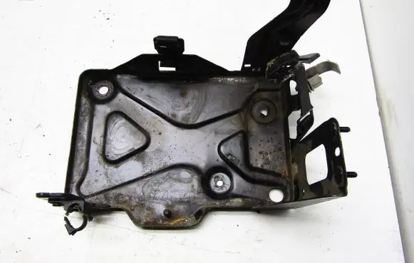 Jeep Renegade Battery box tray B422