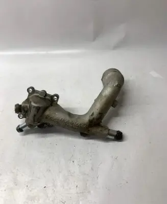 Ford Mustang VI Engine coolant pipe/hose FR3E8K556BA