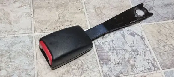 Suzuki Liana Front seatbelt buckle 050401G2X 1020570