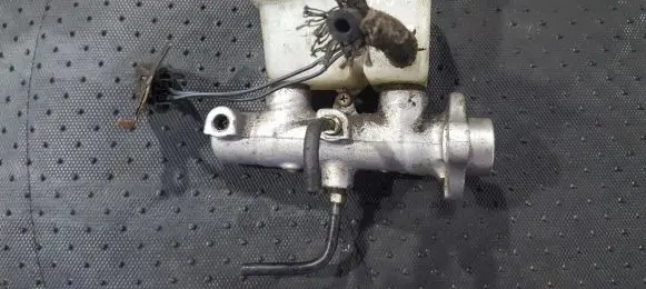 Mazda 626 Master brake cylinder