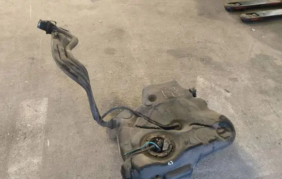 Audi A3 S3 8P Fuel tank 
