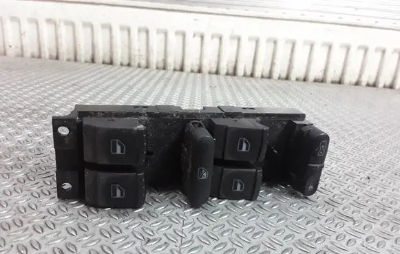 Volkswagen PASSAT B5.5 Electric window control switch 1J4959857D