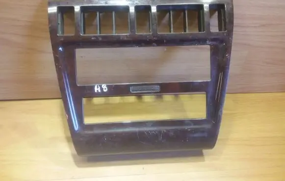 Radio/GPS head unit trim