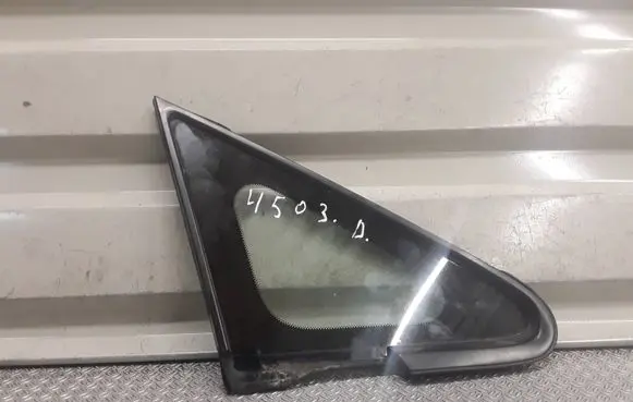 Nissan Tiida C11 Front triangle window/glass