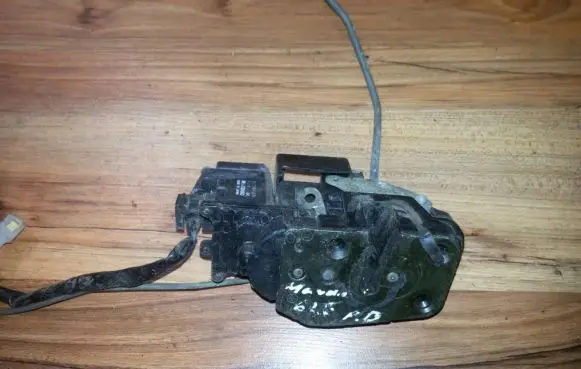 Mazda 626 Front door lock