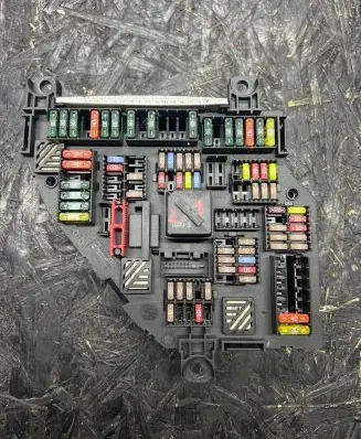 BMW 5 F10 F11 Fuse module 9234423 01064575 217033452