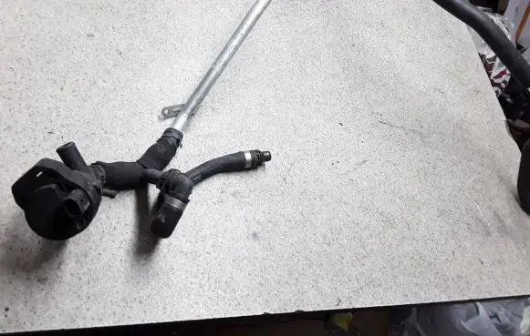 Mercedes-Benz E C207 W207 Engine coolant pipe/hose A2078304000 A2125016184 A2078300300