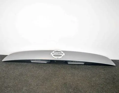 Nissan Juke I F15 Number plate light