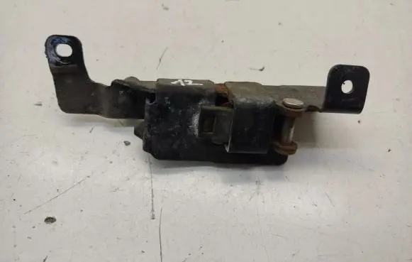Renault Trafic II (X83) Sliding door lower roller guide/hinge 9390R0911