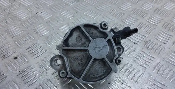 Peugeot 308 Vacuum pump D1562C1