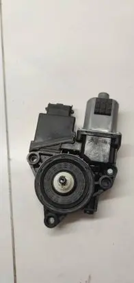 Hyundai Tucson TL Front door window regulator motor 617016802 S10035 TLMFR8H13
