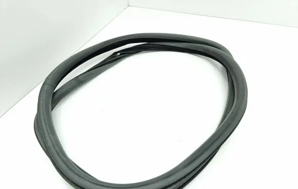 Peugeot 508 RXH Rear door rubber seal (on body) 