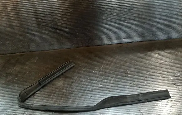 Mini Cooper Countryman R60 Engine compartment rubber 