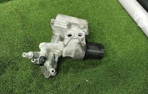 Renault Trafic III (X82) Oil filter mounting bracket 152084648R