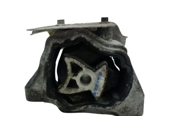 Volvo XC60 Engine mount bracket