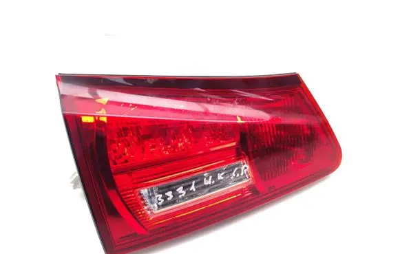 Lexus IS 220D-250-350 Tailgate rear/tail lights